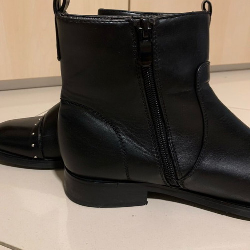 Black ankle boots like new with studs and zipper