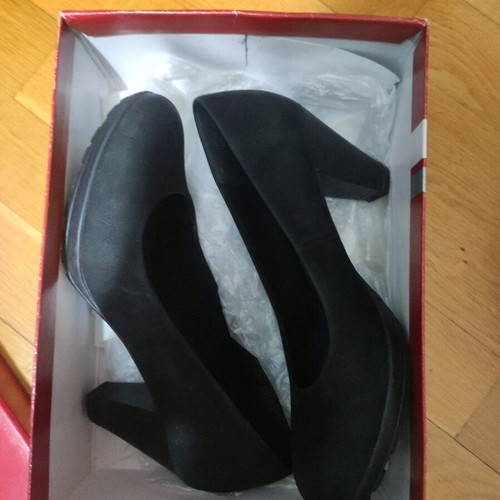 Marco Tozzi leather pumps size 38 like new black