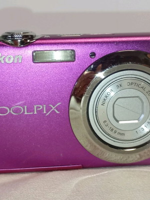 Coolpix Nikon s220 10 megapixel 3x zoom used without power supply