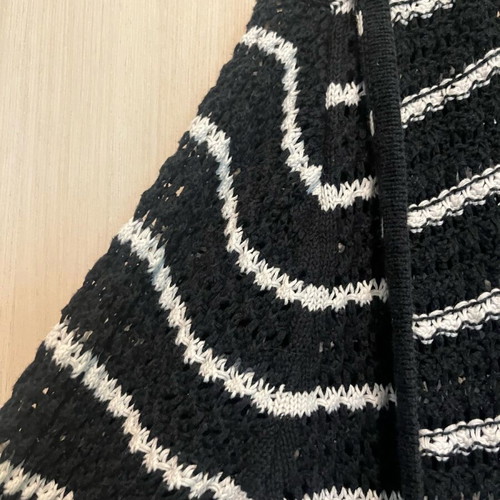 Gap knitted cardigan fall/spring with hood like new