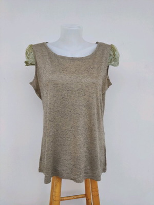 Blouse olive with lace sleeves like new, size S/M