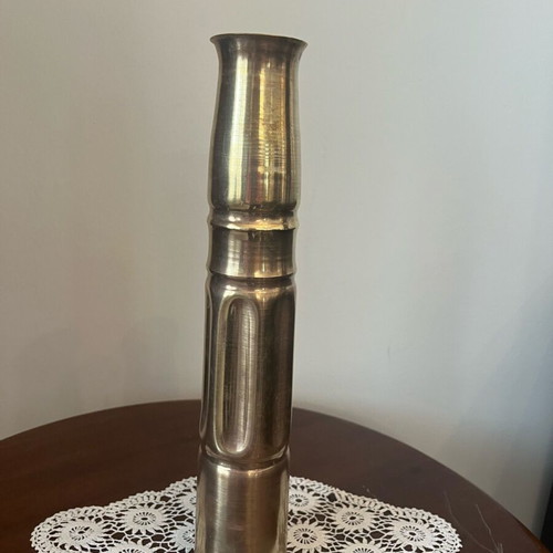 Decorative item from shell used, brass metal