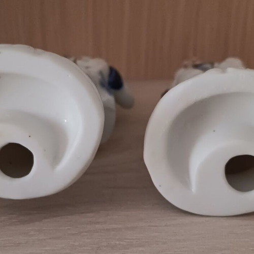 Set of two porcelain Renaissance figures like new