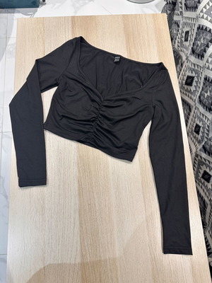 Shein long-sleeve crop top S, black