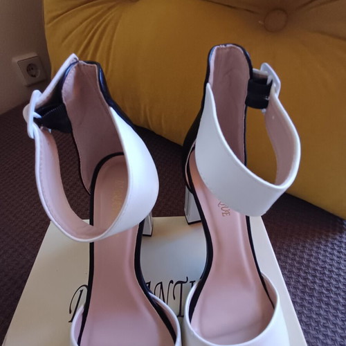 Women's black and white sandals like new, size 38, high block heel