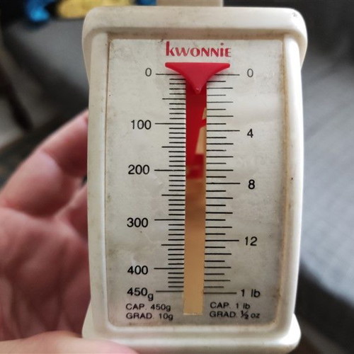 Vintage plastic scale Kwonnie 450gr used, 80s