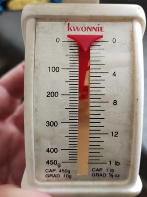 Vintage πλαστική ζυγαριά Kwonnie 450gr μεταχειρισμένη, 80s