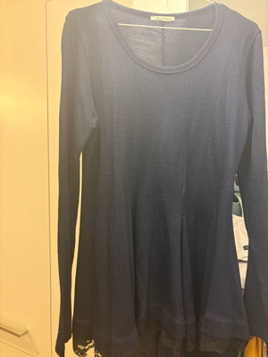 Regallinas blouse dark blue with black lace like new