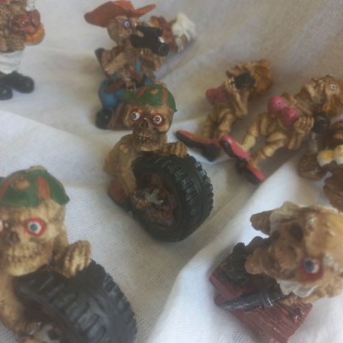 Vintage set of 8 resin figurines 6 cm, 80's-90's