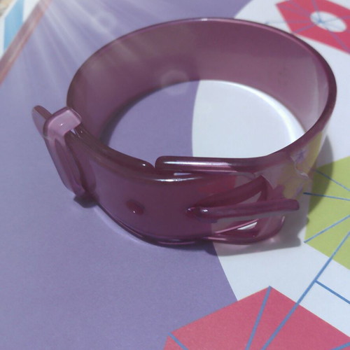 Bracelet with belt design, lilac color