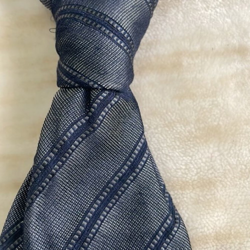 Hugo Boss silk tie like new, blue