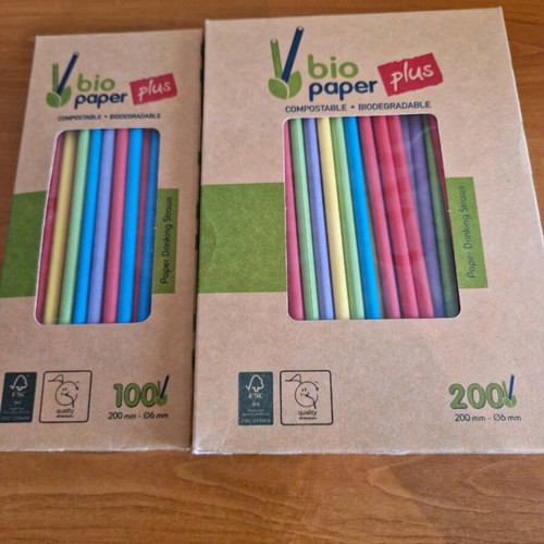 Biodegradable paper straws new, pack of 300 pieces
