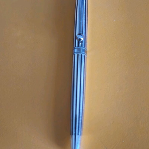 Mini metal pen like new