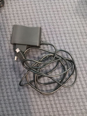 Console with 600+ games from the 80s, 90s, and 2000s like new