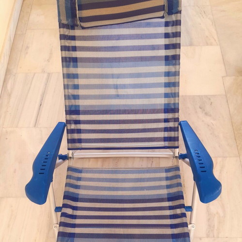 Folding Beach Chair used with Cushion and Handles