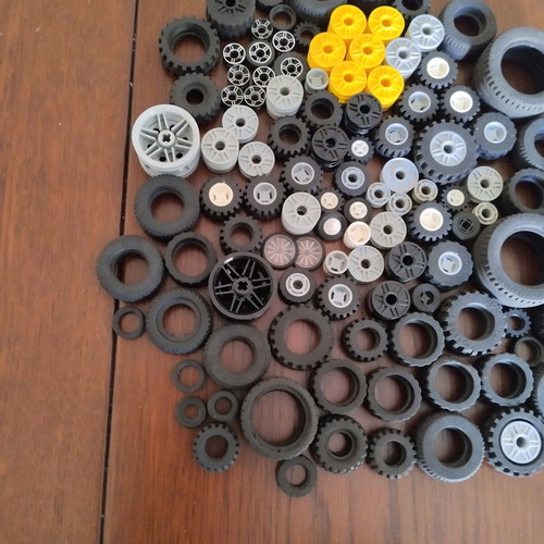 Lego wheels used, various pieces