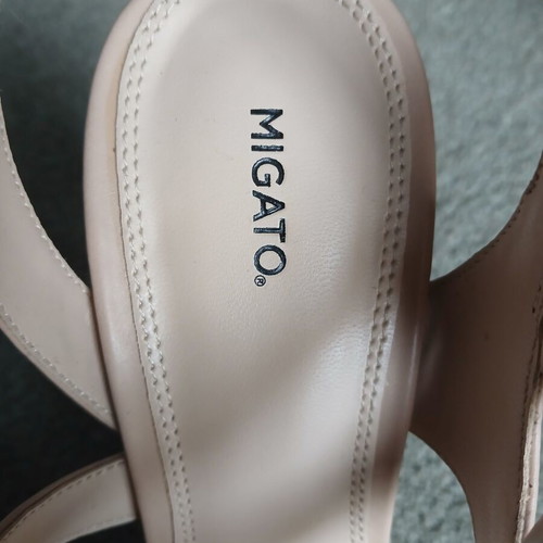 Migato nude platform sandals size 38 like new
