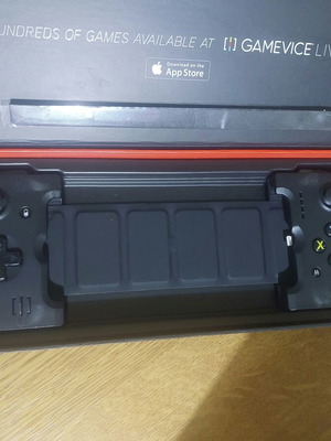 Gamevice Controller for iPhone 6/6S/6S Plus/7 like new