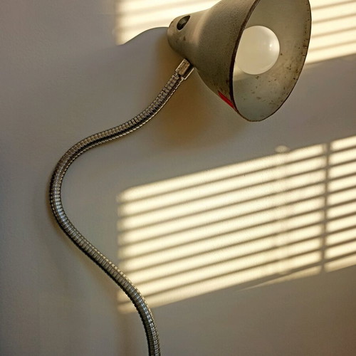 Industrial lamp for metal cutting machines used