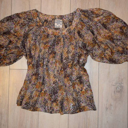 Baum Und Pferdgarten Silk Floral Top like new, size 40, colorful