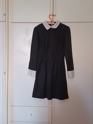 Wednesday Addams style φόρεμα μεταχειρισμένο, μέγεθος Medium, μαύρο και άσπρο
