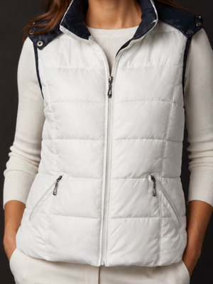 White sleeveless jacket like new, size S/M with detachable hood