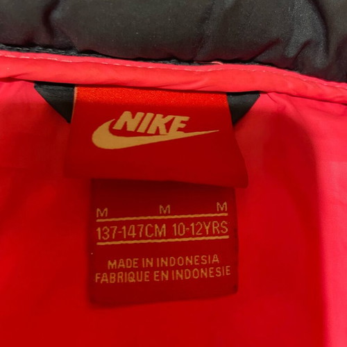 Nike kids jacket used with small stain, size M