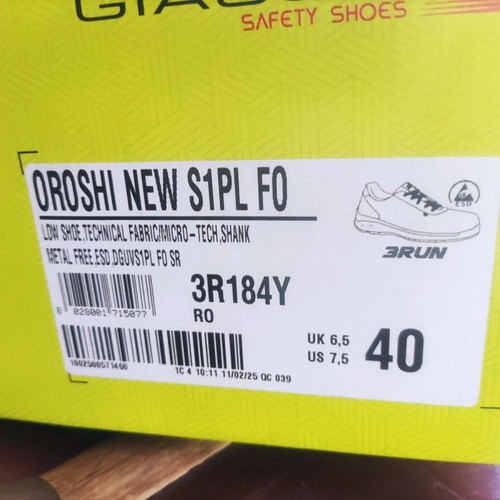 20 € N 40. Brand new, unworn.
