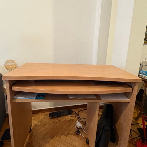 Neoset children's desk like new