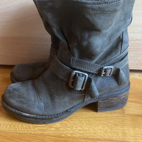 LEA-GU leather ankle boots, biker style, buckle strap