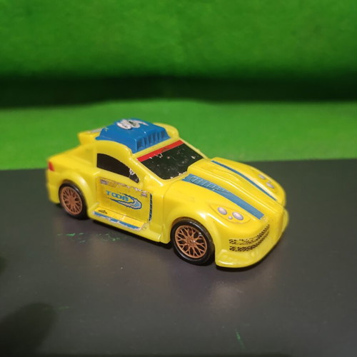 McDonald's Happy Meal Toy Action Man Atom 2006 yellow car Hasbro