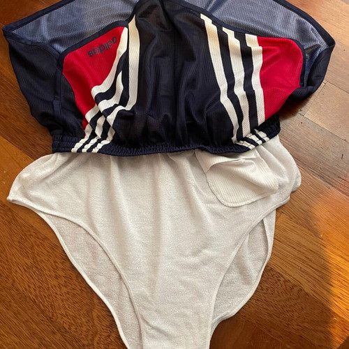 Adidas vintage sprinter shorts like new, size D40 blue red white