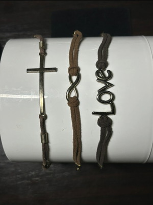Leather bracelets set of 3 like new, brown