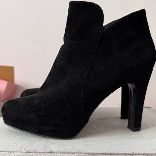 Suede ankle boots size 37 used with 9.5cm heel and zipper