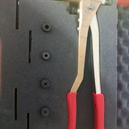 Rivet tool new, intact