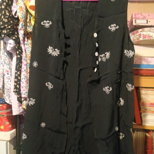 Sleeveless shirt size Large like new