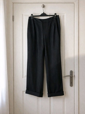 Vittoria Verani Pinstripe Trousers like new, size 42