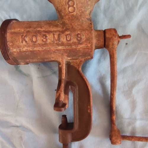Meat grinder vintage used, broken side