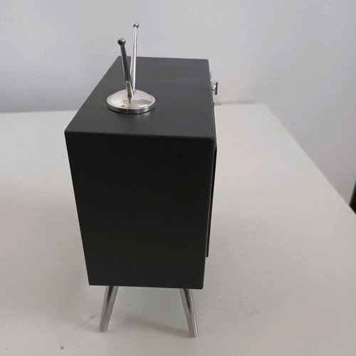 Clock in television shape new, analog tabletop