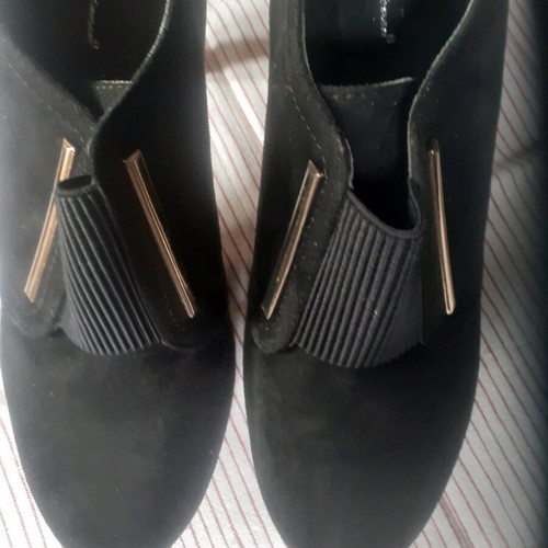 Suede pumps size 40 black eight-centimeter heel like new