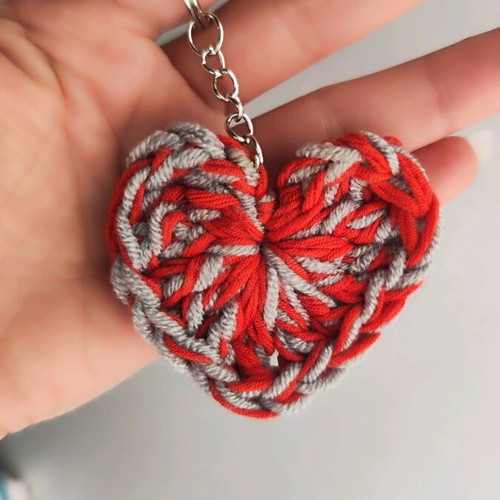Heart-shaped keychain handmade new