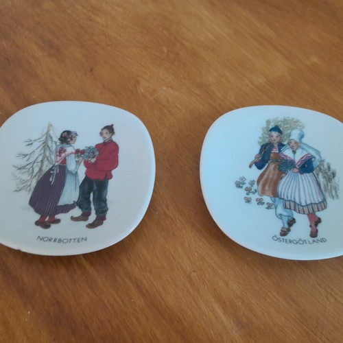 Porcelain plates Rorstrand Sweden Swedish National Costumes like new