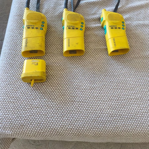 Axis 150 GMDSS VHF marine transceiver like new, yellow