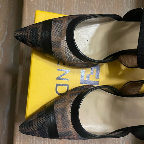 Fendi Colibri pumps like new, size 40