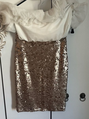 Sequin skirt and white ruffled top new
