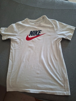 Nike boys' short-sleeve T-shirt used, size 158 cm, white