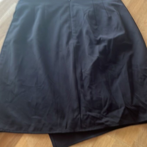 Midi skirt black like new, size XL 42 14