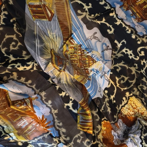 Scarf with Italian pattern like new, black multicolor