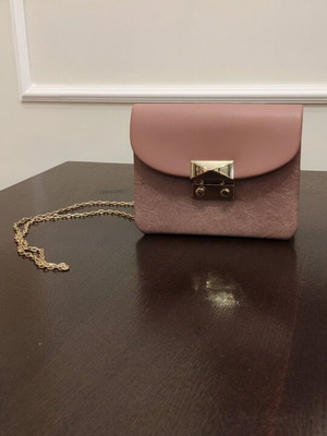 Small Sapio Milo bag like new, pink with gold chain