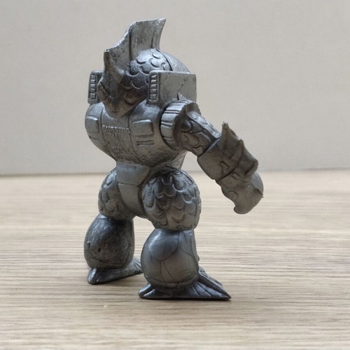 Shawtooth Shark Teratomachos Battle Beasts figure used, silver color